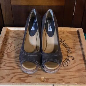 Steve Madden size 8 Brown Open Toed Wedge Heel